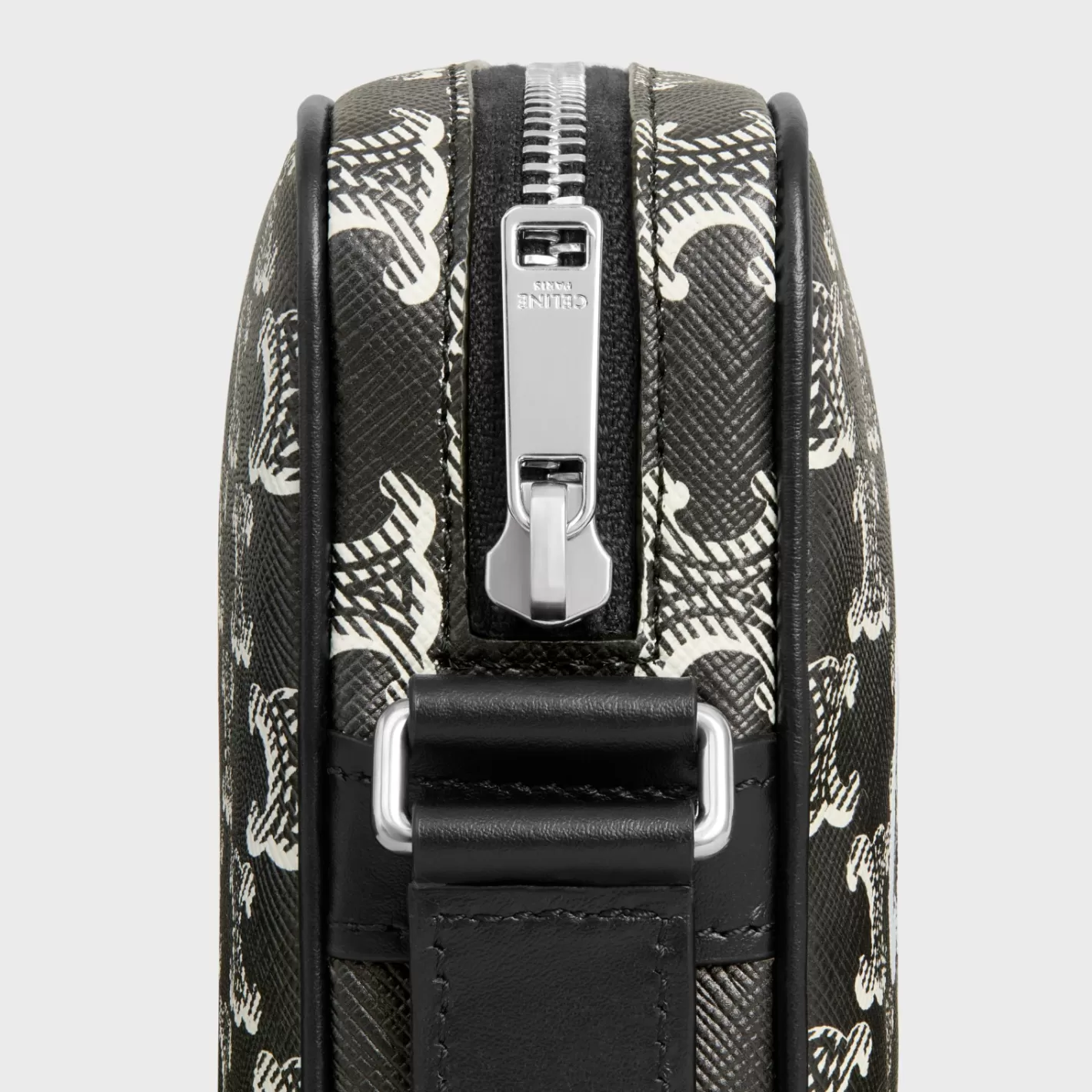 Store CELINE Medium Messenger Bag in Triomphe canvas two-tone with print BLACK/WHITE